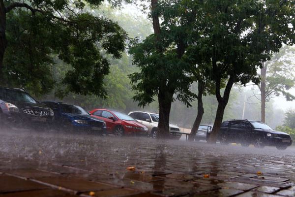 Мощный ливень подтопил улицы Одессы